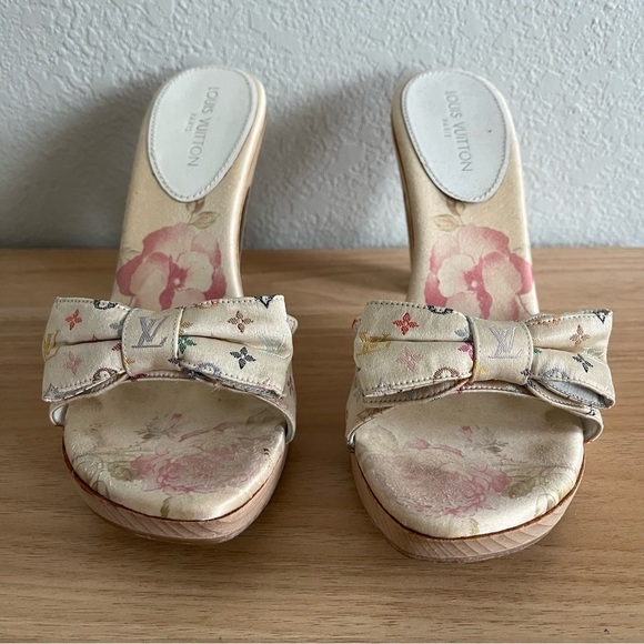 LOUIS VUITTON sz 38 8 White Multicolor Satin Wooden Heels Murakami - Picture 1 of 14